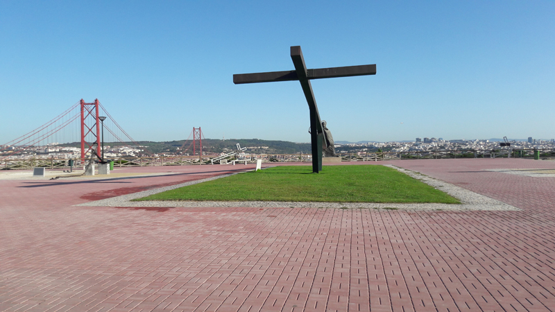 Мост 25 Апреля и Статуя Христа. Португалия. Тур по Европе в Туле