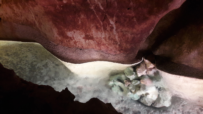 Пещера с монетами. Фатима. Португалия. Туры по Европе