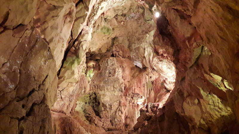 Пещера с монетами. Фатима. Португалия. Туры по Европе